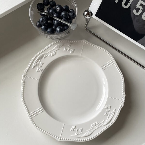 Plato con diseño campanilla