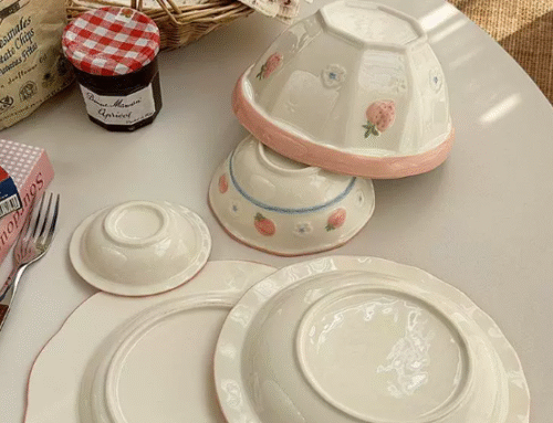 Cuenco de Cerámica con Fresas – Dulzura y Encanto en Cada Detalle
