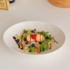 Plato Ovalado de Cerámica con Relieve Floral – Estilo Minimalista y Elegante
